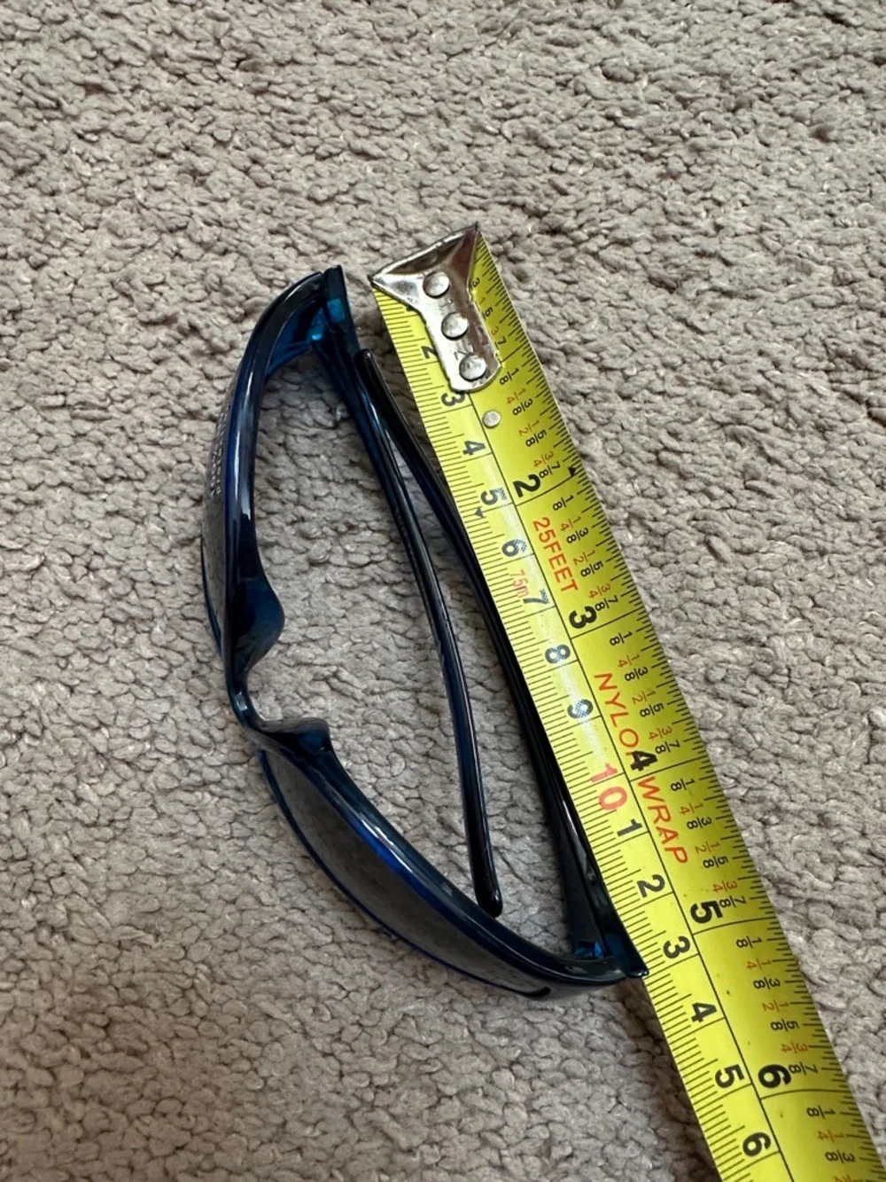 TOMMY BAHAMA KIDS SUNGLASSES 🕶️ IN A CASE